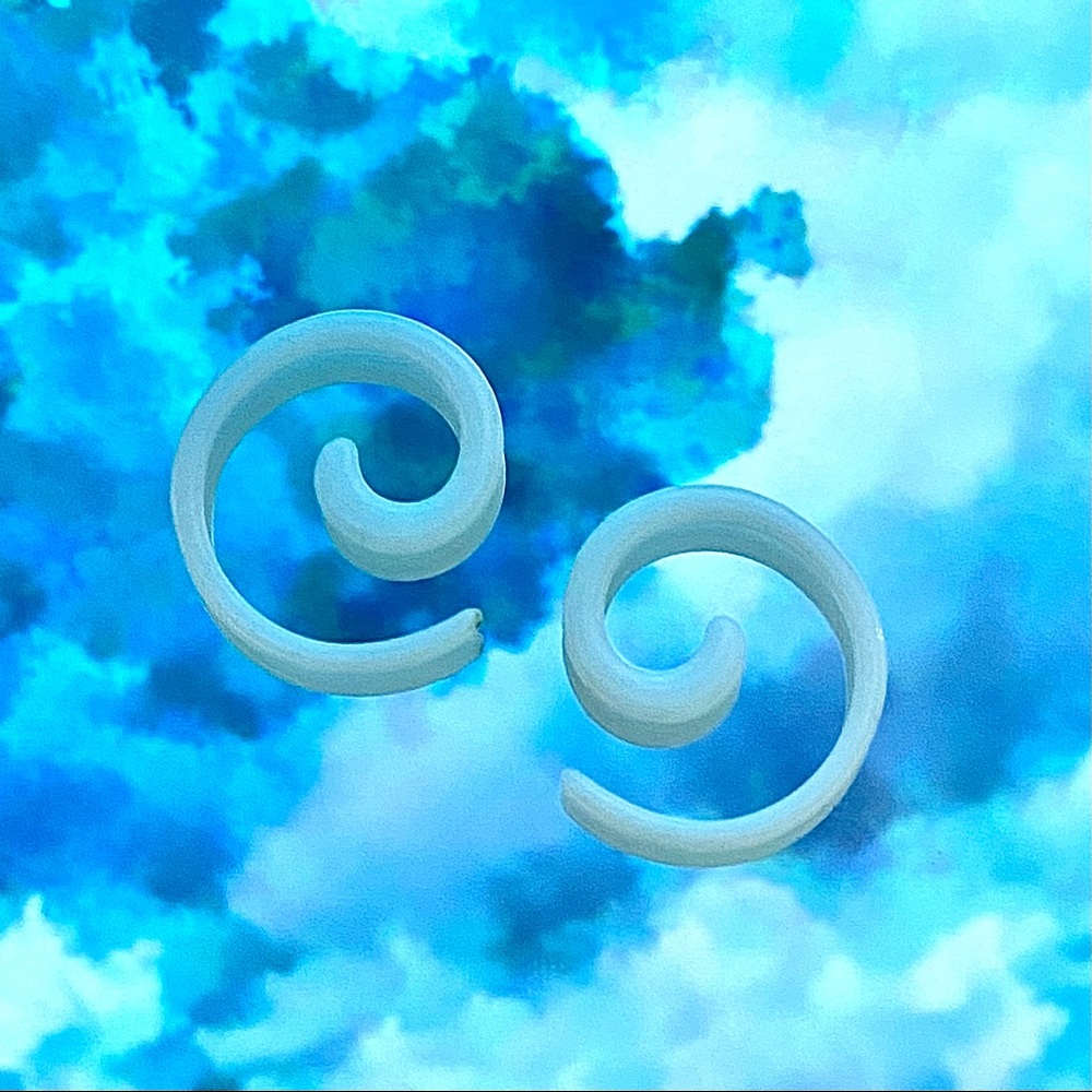 10g White Acrylic Spiral Plugs (NEVER WORN)